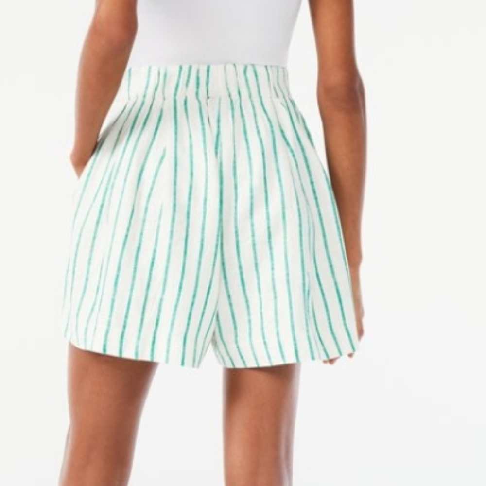 Scoop Linen Pull On Skort.  XL (16-18). White and green shorts. Amazing .